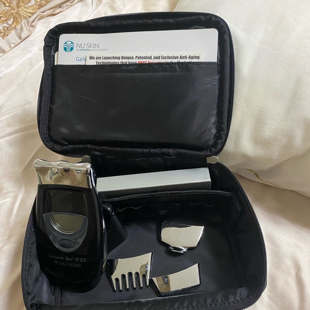 Nu Skin Galvanic Spa II with Silver and Black Finish - Picture 2 of 2